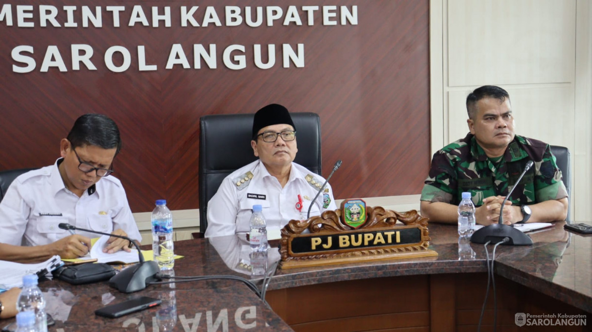 27 Desember 2023 - Rapat Koordinasi Pengendalian Inflasi Dan Penanggulangan Bencana Alam Seluruh Kab Kota Se Provinsi Jambi Via Zoom Meeting Di Ruang Pola Utama Kantor Bupati Sarolangun