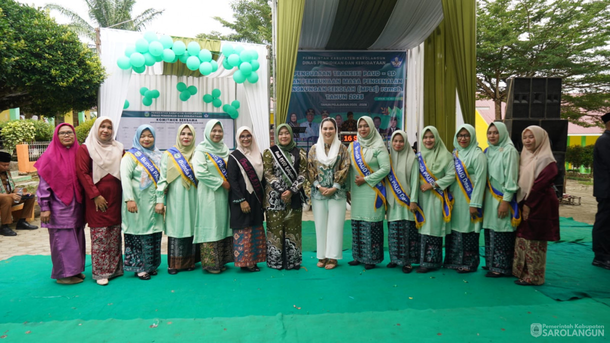 14 Juli 2025 - Pj Sekda Kabupaten Sarolangun Membuka Kegiatan Penguatan Transisi PAUD Ke SD Masa Transisi Masa Pengenalan Lingkungan Sekolah Ramah Tahun 2025 di SD 57 Sungai Benteng Kecamatan Singkut