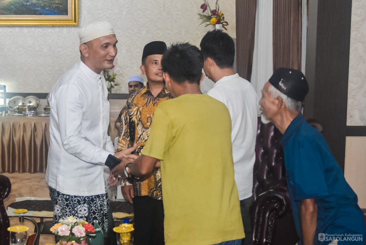 26 Maret 2025 - Buka Bersama Tokoh Masyarakat di Rumah Dinas Bupati Sarolangun