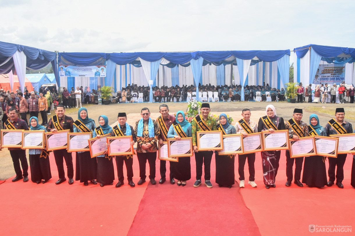 31 Juli 2025 - Peringatan Puncak Hari Keluarga Nasional Ke 32 Tingkat Provinsi Jambi Sekaligus Pengukuhan AyahBunda Genre Provinsi dan Kabupaten Kota di Halaman Kantor Bupati Kerinci