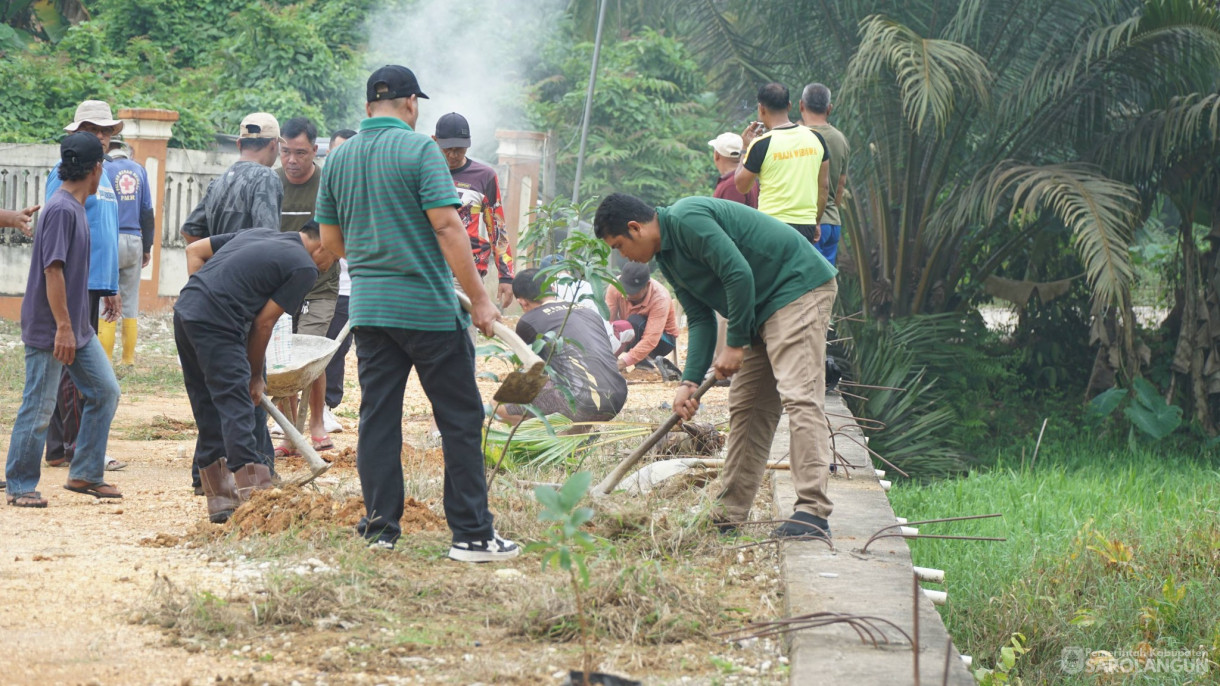 13 Februari 2026&nbsp;Gotong Royong Bersama Masyarakat di Masjid Jami Alkautsar Kelurahan Gunung Kembang Sarolangun