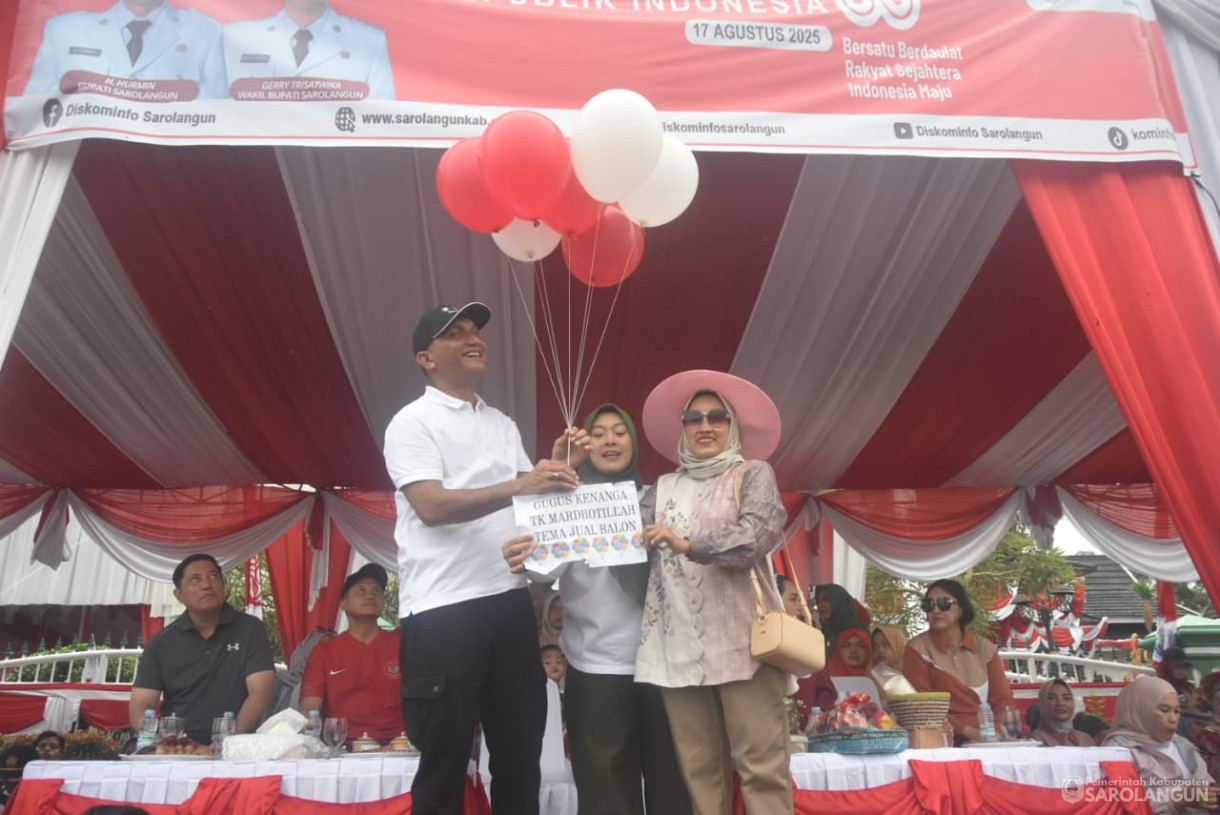 18 Agustus 2025 Pawai Pembangunan di Depan Rumah Dinas Bupati Sarolangun