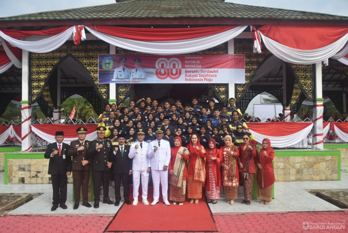 17 Agustus 2025&nbsp; Upacara Peringatan HUT RI ke 80 di Lapangan Gunung Kembang