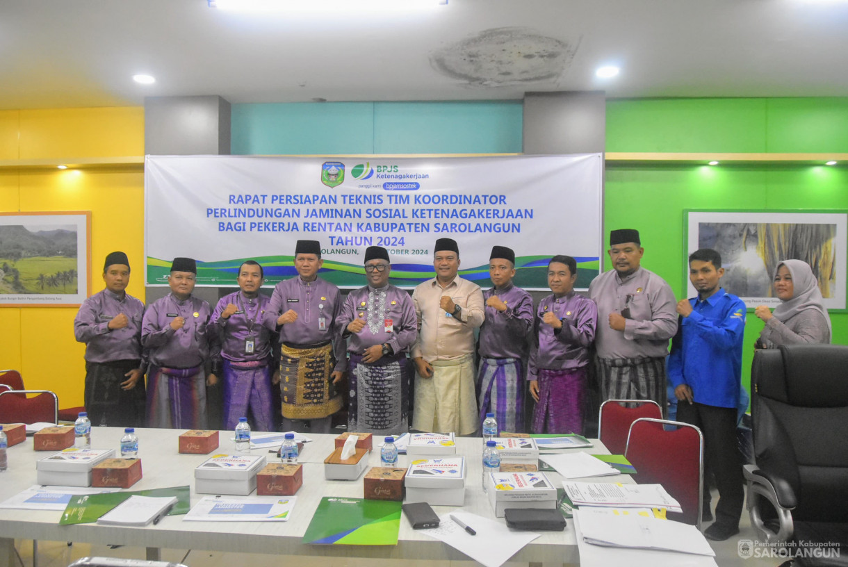 15 Oktober 2024 - Rapat Persiapan Teknis Tim Koordinator Perlindungan
 Jaminan Sosial Ketenagakerjaan Bagi Pekerja Rentan Kabupaten 
Sarolangun, Bertempat di Aula Bappeda Sarolangun