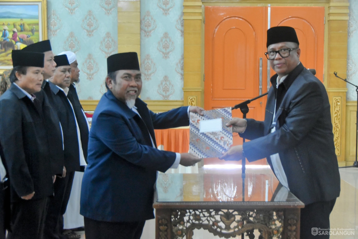 3 Oktober 2024 - Pengukuhan Pengurus Forum Kerukunan Umat Beragama di Ruang Aula Utama Kantor Bupati Sarolangun