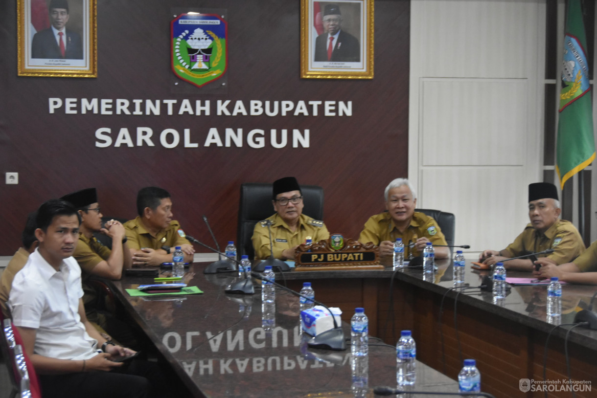 22 April 2024 - Rapat TPID Via Zoom Meeting Di Ruang Pola Utama Kantor Bupati Sarolangun