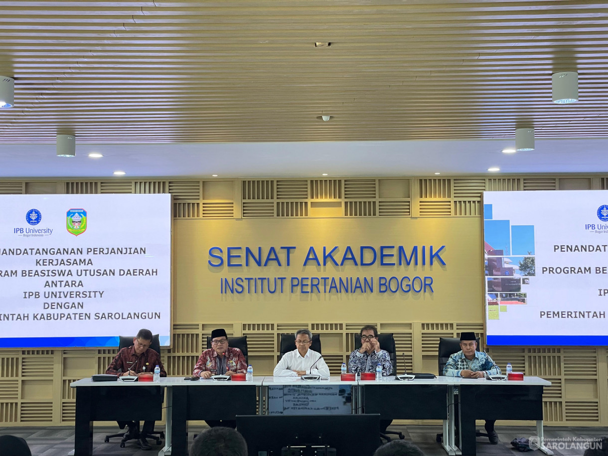 26 Juli 2024 -&nbsp;Penandatanganan Perjanjian Kerja Sama Program Beasiswa Utusan Daerah antara IPB University dengan Pemerintah Kabupaten Sarolangun di Gedung Andi Hakim Nasution IPB University