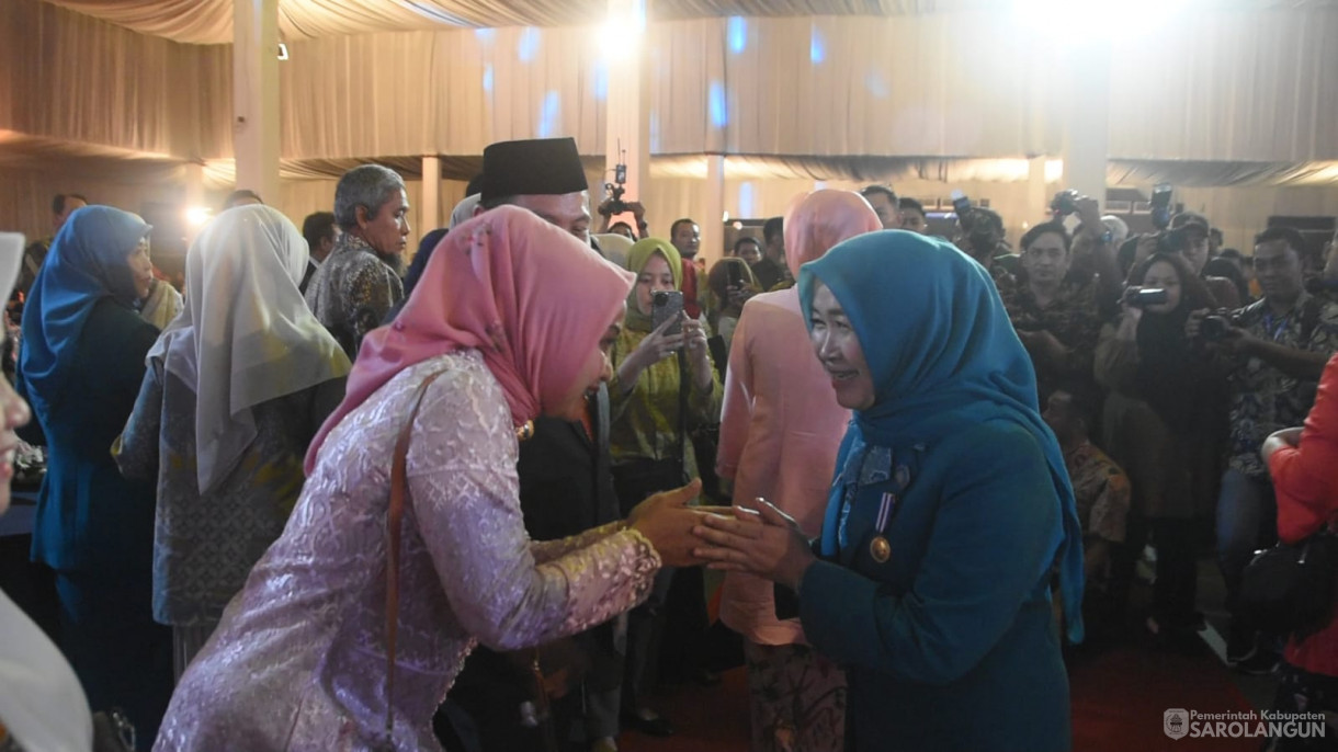 28 Juni 2024 - Penyerahan Tanda Penghargaan Program Percepatan Penurunan Stunting Berdasarkan Hasil Survei Kesehatan IndonesiaTahun 2023, Bertempat di Merapi Grand Ballroom PRPP Jawa Tengah