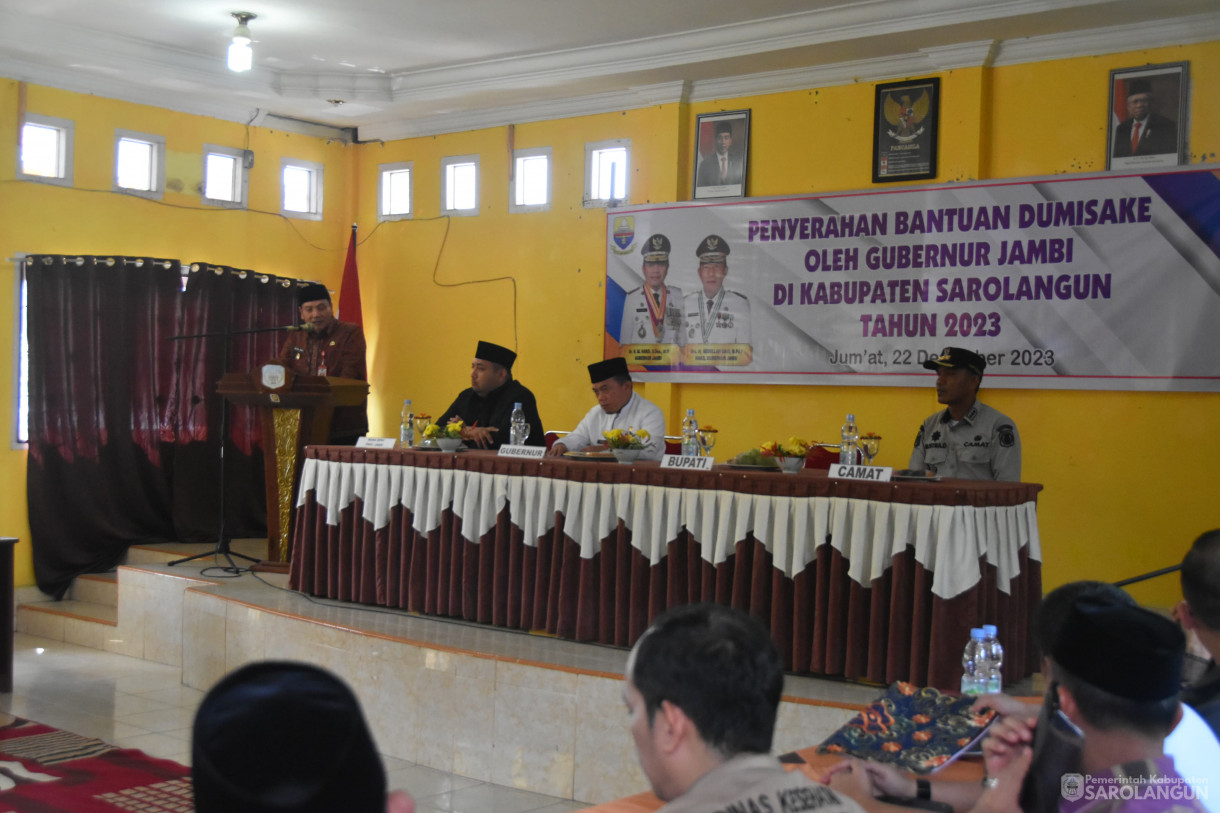 22 Desember 2023 – Penyerahan Bantuan Dumisake Oleh Gubernur Jambi Di Kabupaten Sarolangun Tahun 2023 Di Kantor Camat Sarolangun