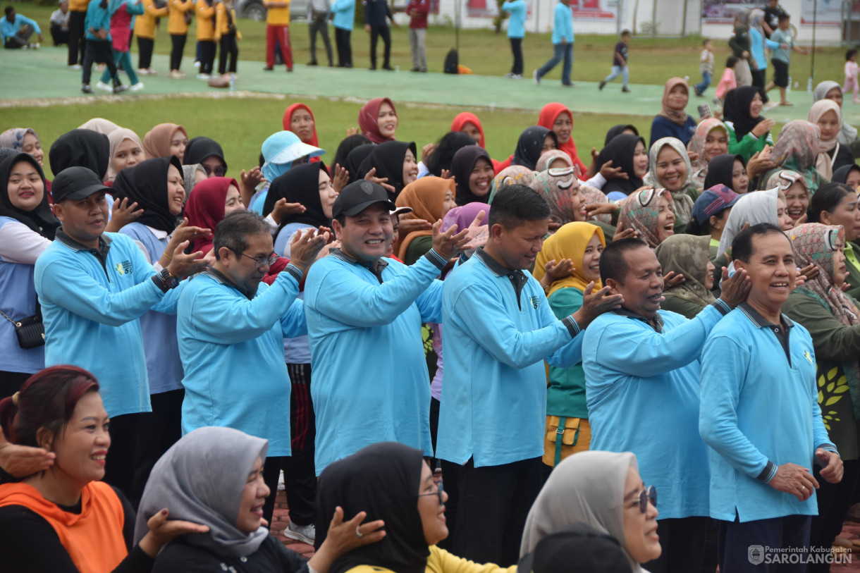 27 November 2023 - Memperingati Hari Kesehatan Nasional ke 59 Tahun 2023 Dilapangan Gunung Kembang Kab. Sarolangun