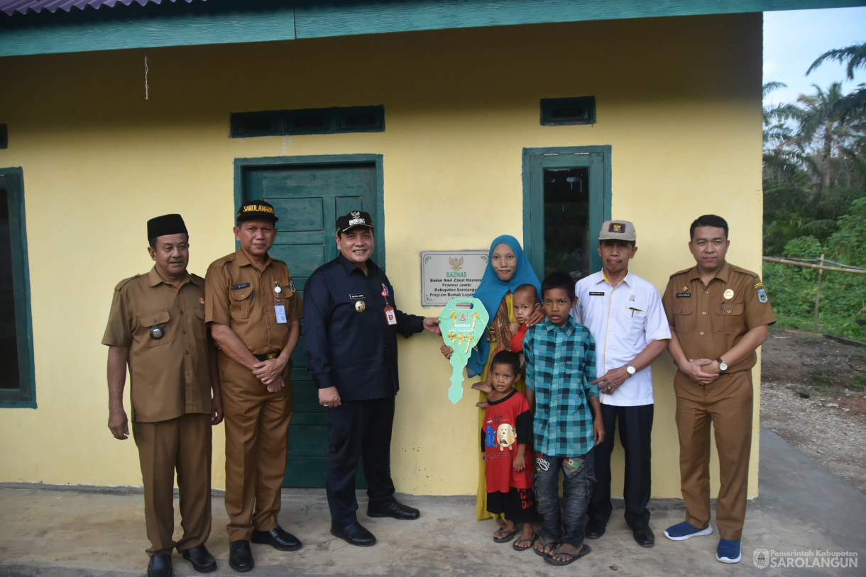 4 Juni 2024 - Meninjau Dan Meresmikan Rumah Layak Huni Bantuan Dari Baznas Di Desa Perdamaian Kecamatan Singkut