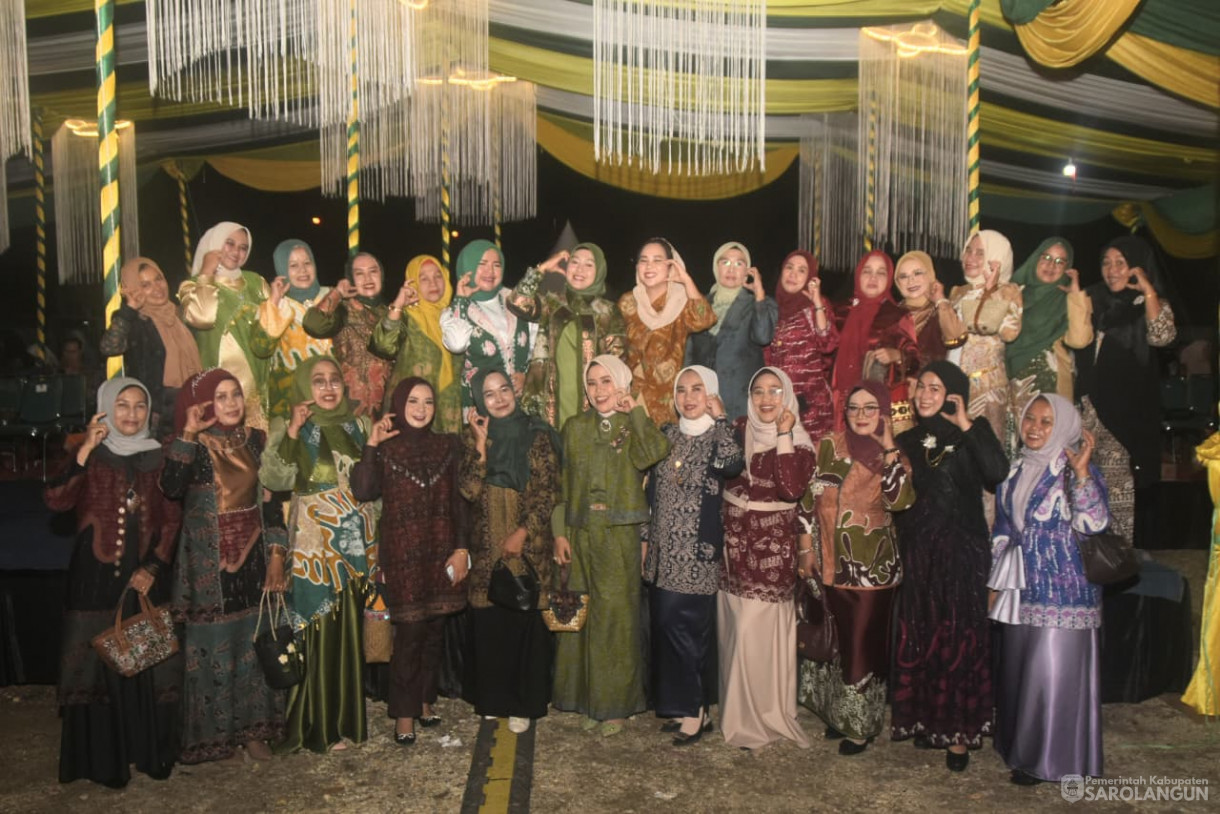 5 Desember 2025 Parade Batik Sarolangun Tahun 2025 di GOR Sarolangun