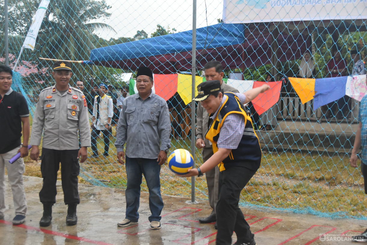 9 Agustus 2024 -&nbsp;Penyerahan Bantuan Kepada Mustahiq Warga Desa Pulau Buayo Program Baznas Sarolangun Sekaligus Pembukaan Turnamen Bola Voli Putri Dalam Rangka Menyambut Hari Kemerdekaan Indonesia, Bertempat di Desa Pulau Buayo kecamatan Bathin VII