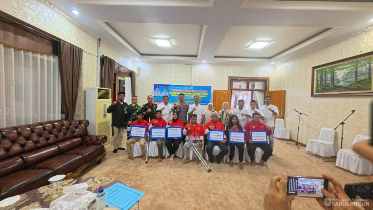18 Juni 2025 - Penyerahan Bonus Secara Simbolis Kepada Atlet Berprestasi dan Pelatih Pasca Pekan Paralimpik Provinsi&nbsp;
