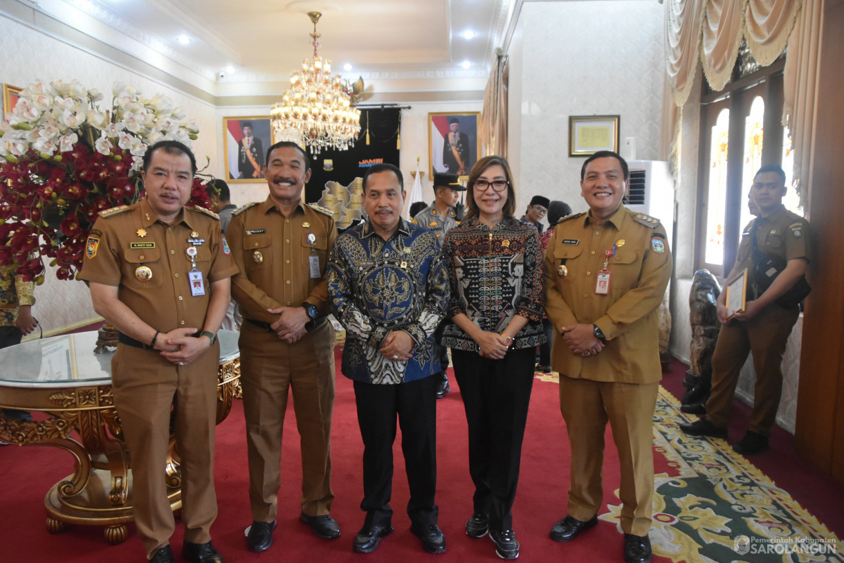 25 Juni 2024 - Launching Implementasi Sertipikat Elektronik Pada 7 Kantor Pertanahan Kabupaten Di Provinsi Jambi Dan Penyerahan Sertipikat Program Prioritas Nasional Kepada Peserta Simbolis, Bertempat di Au