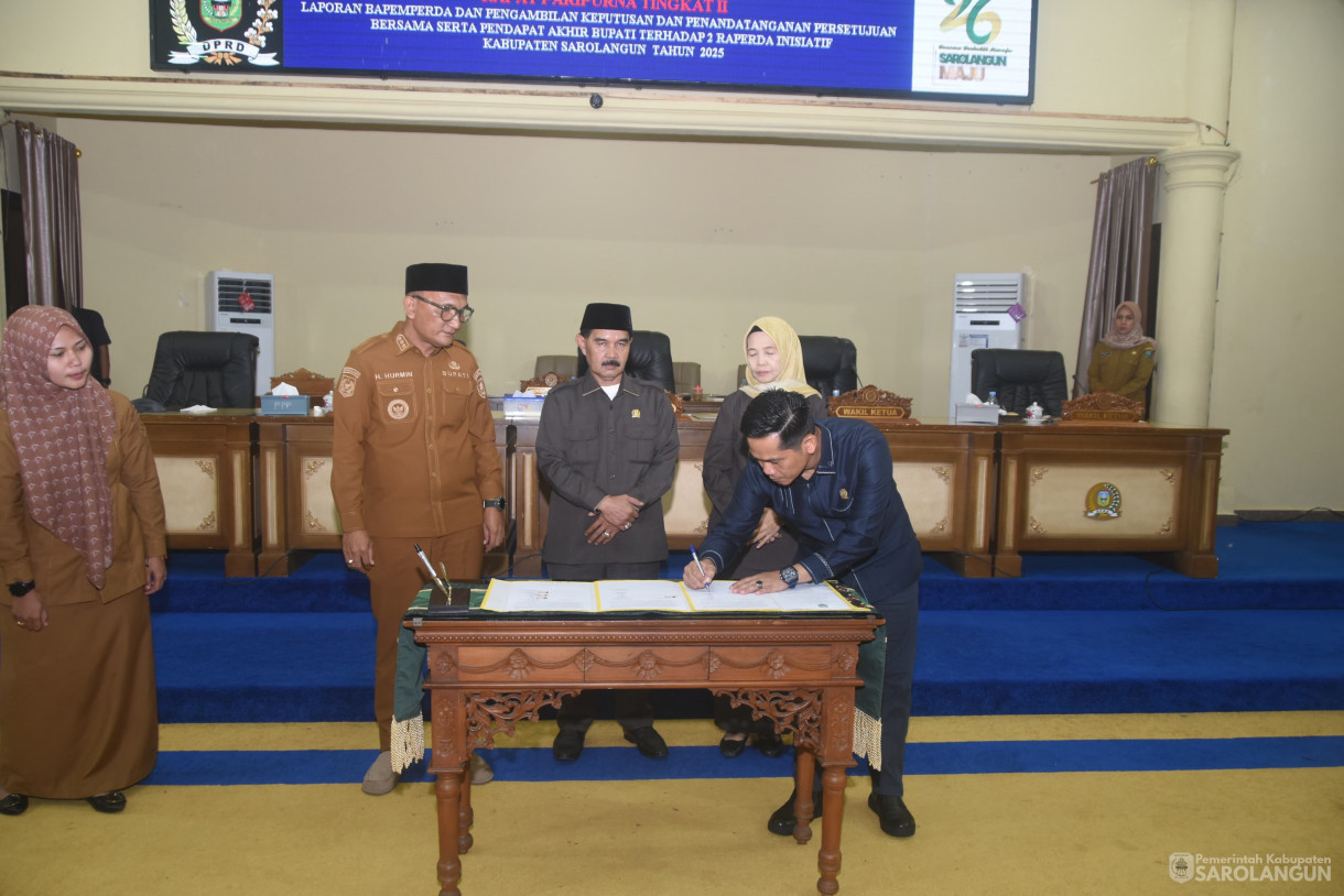 13 Oktober 2025 Rapat Paripurna DPRD Sarolangun