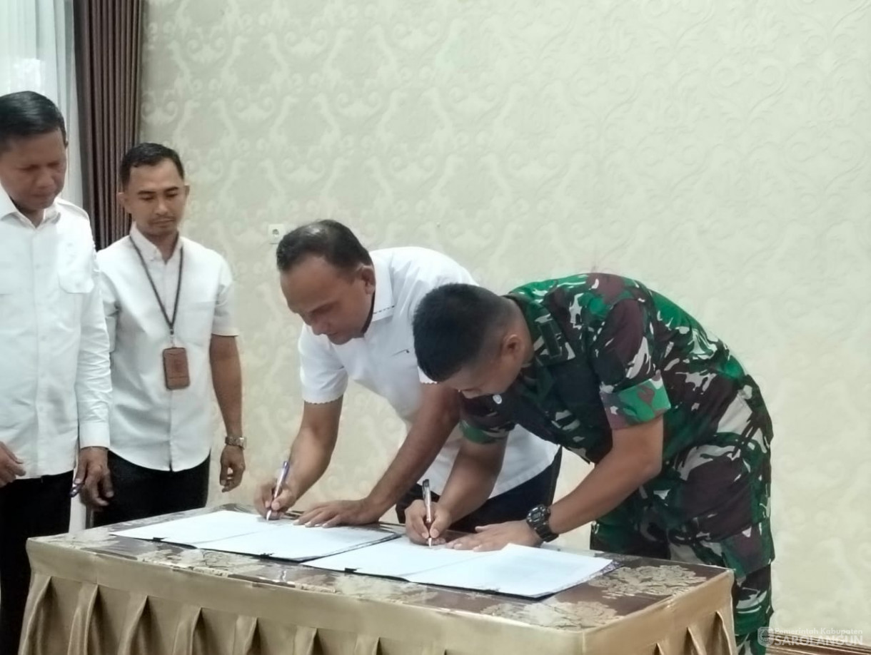 18 Juni 2025 -&nbsp;Penandatanganan MOU Pemerintah Daerah Karyabhakti Batang Asai antara Bupati dengan Dandim