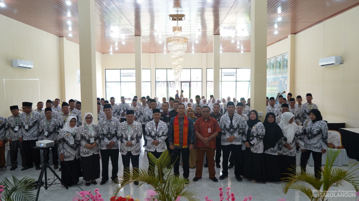 19 Juni 2025 -&nbsp;Membuka kegiatan Konfrensi Kabupaten PGRI Kabupaten Sarolangun masa Bakti XXIII Periode 2025 sd 2030