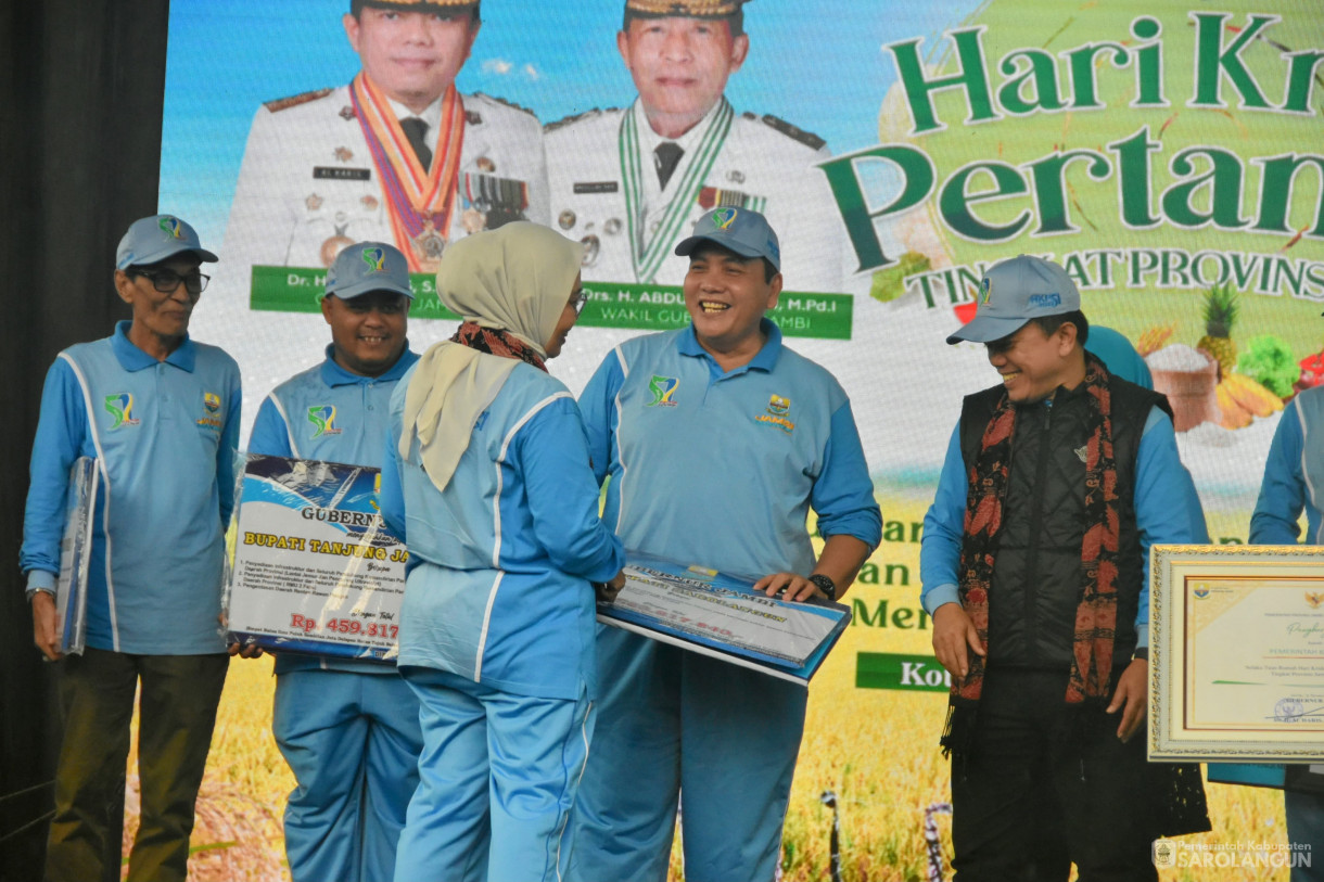 16 November 2023 - Penjabat Bupati Sarolangun Menghadiri Hari Krida Pertanian Tingkat Provinsi Jambi Di Tepian Danau Sipin Kota Jambi