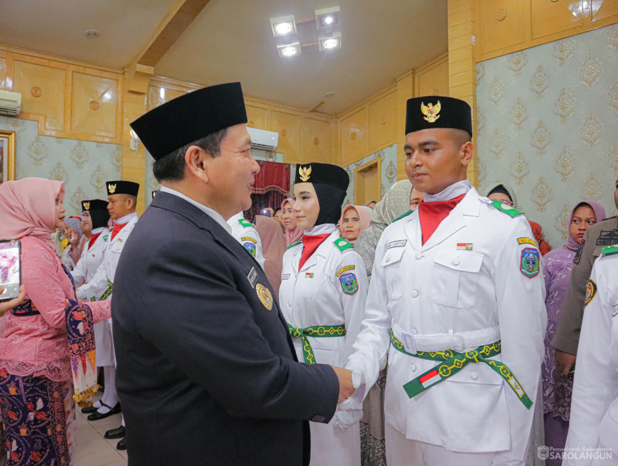 15 Agustus 2024 -&nbsp;Pengukuhan Pasukan Pengibar Bendera Pusaka, Bertempat di Aula Utama Kantor Bupati Sarolangun