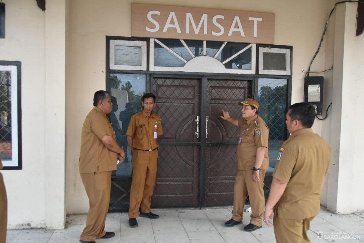 23 Oktober 2023 - Penjabat Bupati Sarolangun Meninjau Kantor Samsat Sarolangun