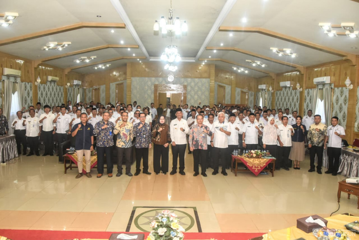 27 Agustus 2025&nbsp; Workshop&nbsp; Evaluasi Pengelolaan Keuangan dan Pembangunan Desa 2025 dari BPKP Provinsi Jambi Sekaligus Penyerahan Penghargaan kepada Bupati Tentang Penyaluran Dana Desa Tercepat Tahun 2025