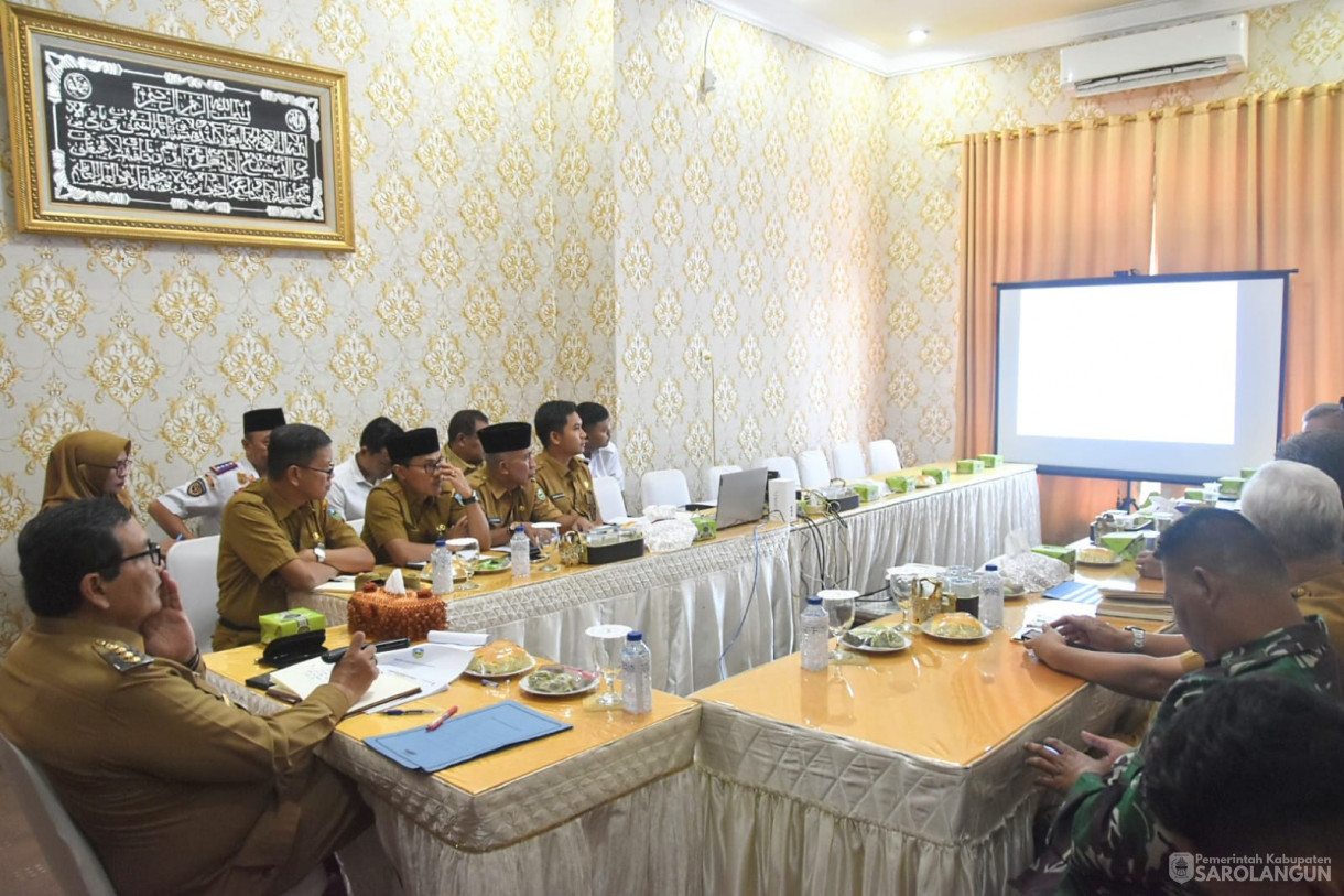 11 September 2023 - Penjabat Bupati Sarolangun Menghadiri Rapat TPID Melalui Zoom Meeting di Rumah Dinas Bupati Sarolangun