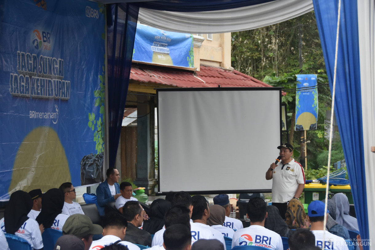 22 Desember 2023 - Pelaksanaan Program BRI Peduli Jaga Sungai Jaga Kehidupan Di Samping Kantor Lurah Pasar Sarolangun