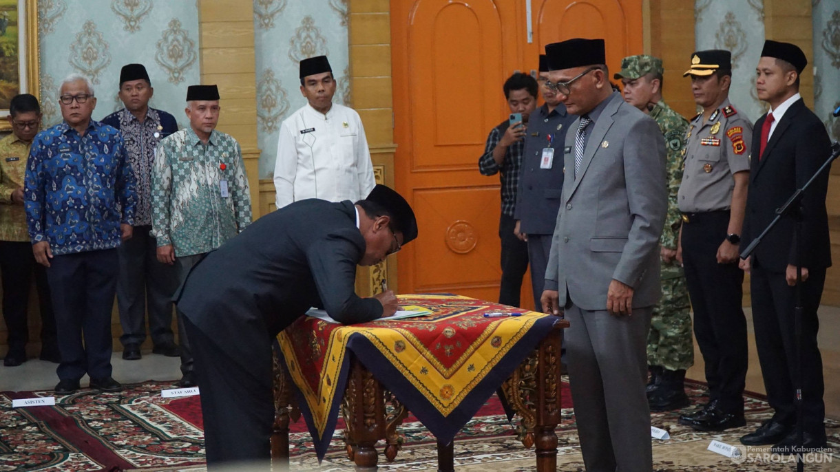 8 Mei 2026 Pelantikan dan Pengambilan Sumpah Janji Pejabat Pimpinan Tinggi Pratama di Lingkungan Pemerintah Kabupaten Sarolangun.