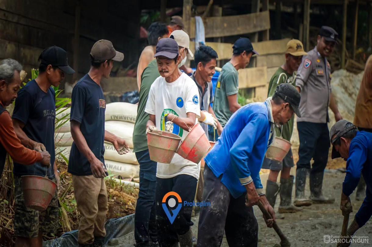 26 Agustus 2026 Gotong Royong Membangun Jalan Sepintun di Dusun Trans 3&nbsp; Bersama Bupati Sarolangun dan Masyarakat Dusun Trans 3 Desa Sepintun Kecamatan Pauh