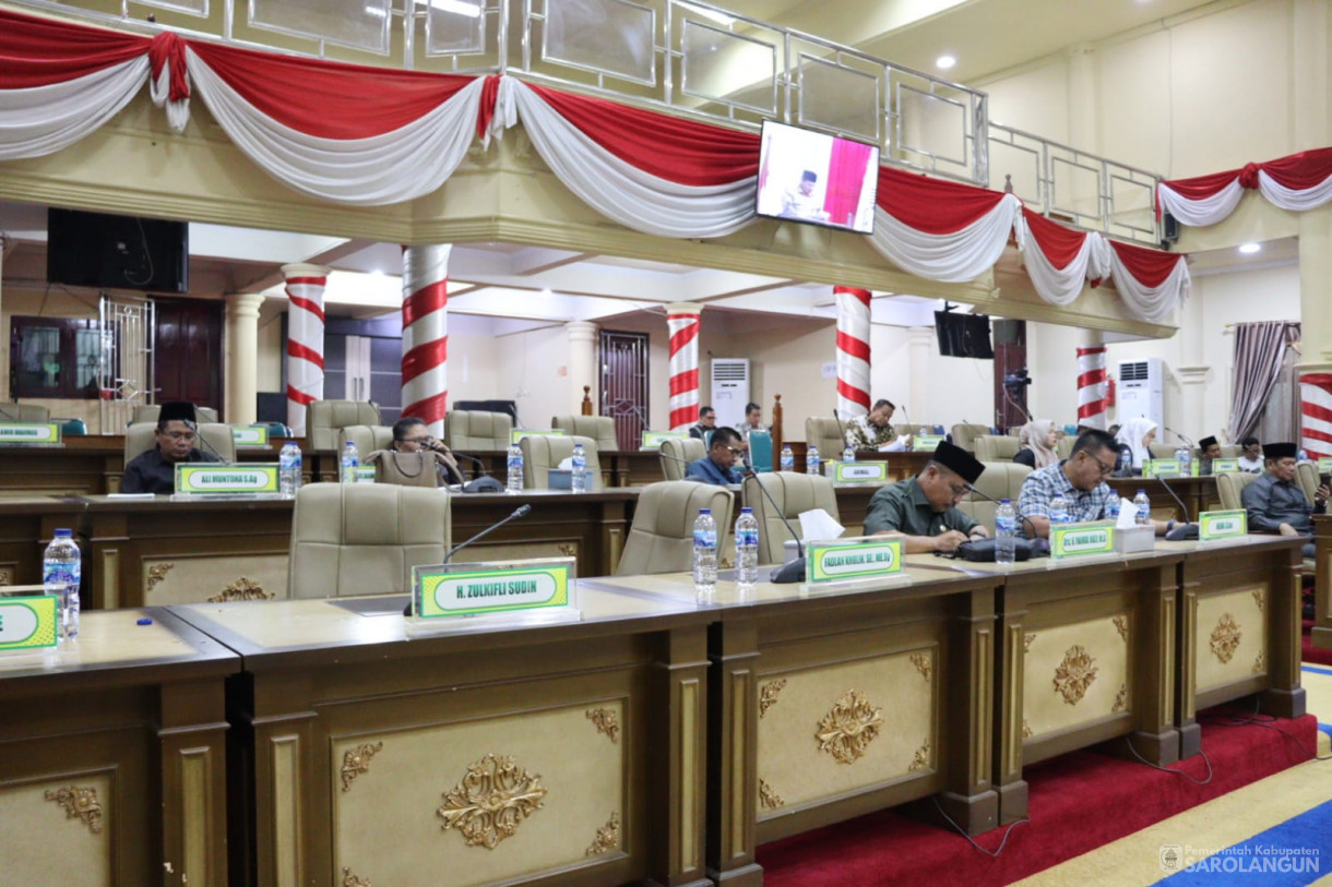 26 Agustus 2024 -&nbsp;Rapat Paripurna Tingkat I Tahap III Tanggapan dan Jawaban Eksekutif Terhadap Pandangan Umum Fraksi DPRD tentang Ranperda APBDP Kab. Sarolangun TA.2024 dan Ranperda RPJPD Tahun 2025 sd 2045
