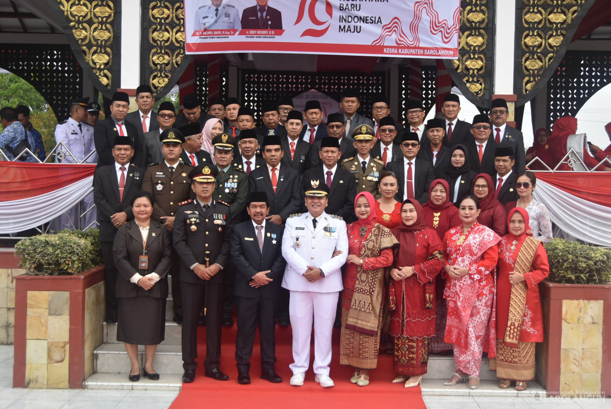 17 Agustus 2024 - Upacara Pengibaran Bendera Merah Putih Dalam Rangka HUT RI Ke 79, Bertempat di Lapangan Gunung Kembang Sarolangun