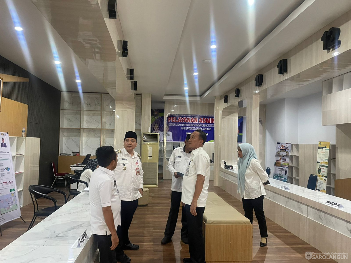 28 Februari 2024 -&nbsp;Meninjau Pelayanan dan Kondisi Mal Pelayanan Publik di Kantor DPMPTSP Sarolangun