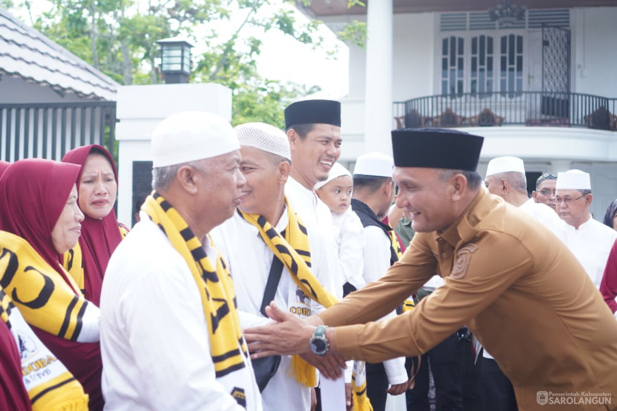 30 September 2025&nbsp; Pelepasan Jamaah Umroh Rombongan H. Muhammad Saihu Bertempat di Desa Pelawan