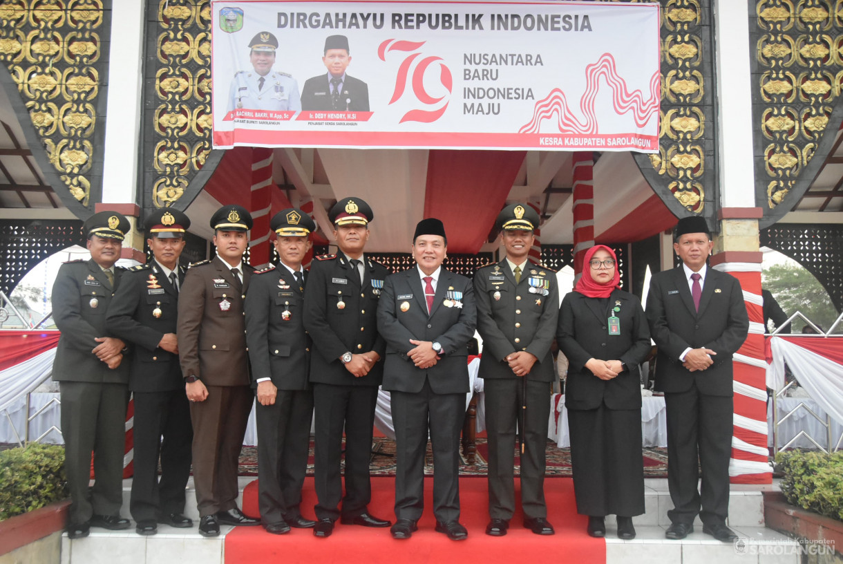 17 Agustus 2024 -&nbsp;Upacara Penurunan Bendera Merah Putih Dalam Rangka HUT RI Ke 79, Bertempat di Lapangan Gunung Kembang Sarolangun