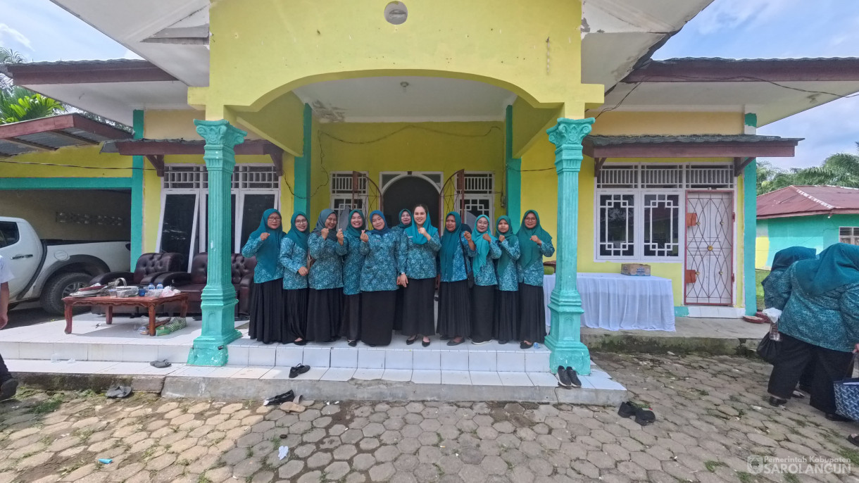 11 Juni 2025 -&nbsp;Kunjungan Ketua TP PKK kabupaten Sarolangun Beserta Rombongan Dalam Rangka Kunjungan Kerja Dan Pembinaan 10 Program Pokok PKK Kecamatan Air Hitam