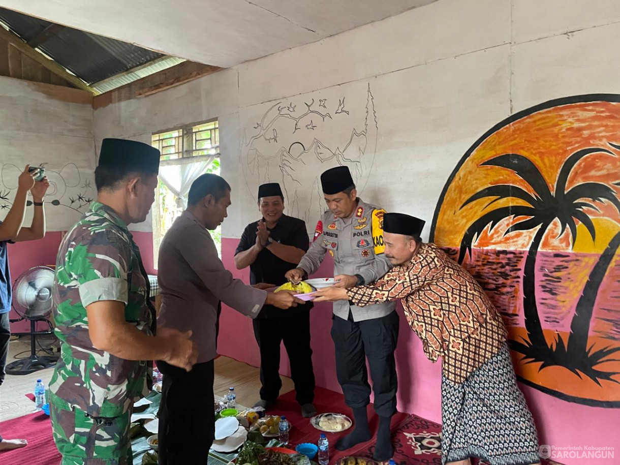 30 Juli 2024 -&nbsp;Syukuran HUT Bhayangkara ke 78, Bertempat di Rumah Kepala Desa Pematang Kolim Kecamatan Pelawan