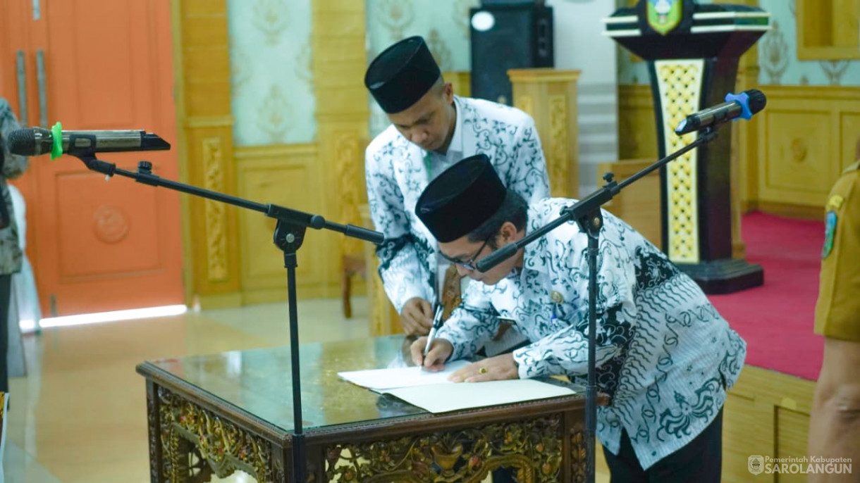 20 Oktober 2025&nbsp; Pelantikan Pengurus PGRI Cabang Se Kabupaten Sarolangun