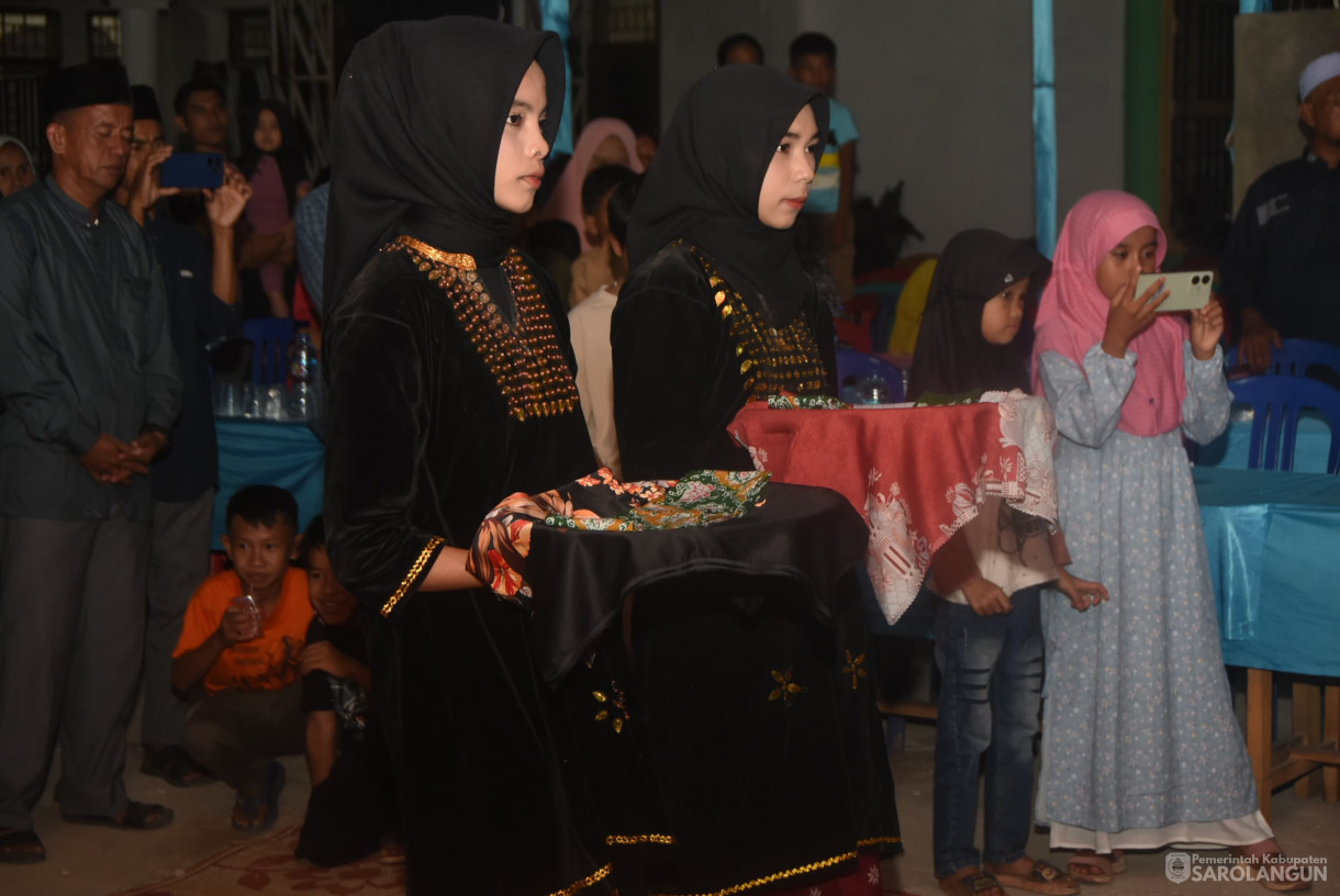 10 Mei 2025 -&nbsp;Penyambutan Bupati Sarolangun Beserta Rombongan Oleh Warga Desa Padang Jering Kecamatan Batang Asai