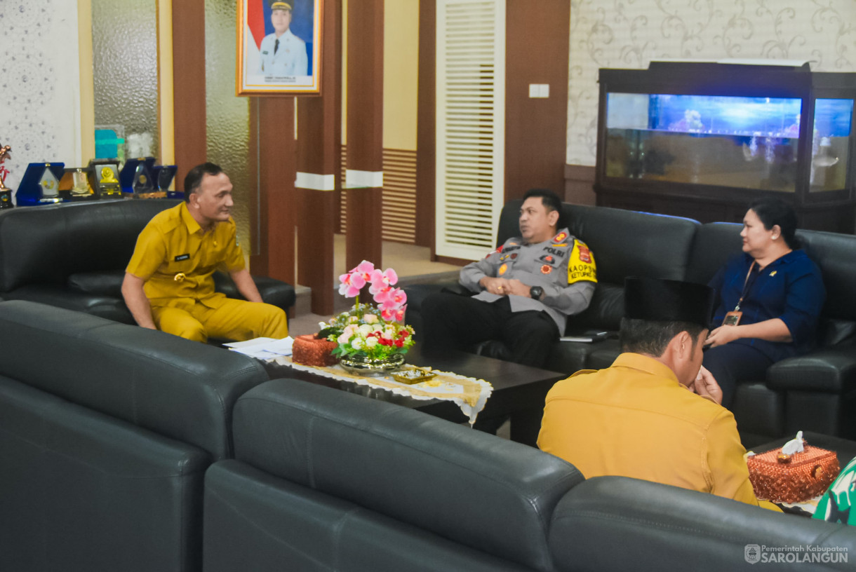 25 Maret 2025&nbsp; - Rapat Bersama Pimpinan&nbsp; Forkopimda Bertempat di Ruang Kerja Bupati Sarolangun