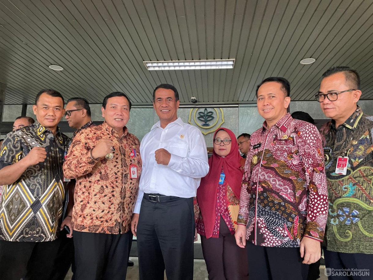 7 Juni 2024 -&nbsp;Rakor Pembahasan Perluasan Areal Tanam Sekaligus Penandatangan Nota Kesepahaman Antar Menteri Pertanian dengan Menteri Dalam Negeri di Auditorium Kementan Jakarta