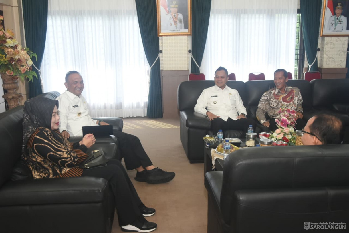 27 Agustus 2025&nbsp; Penandatanganan MOU Kerjasama Antara Kantor Wilayah Direktorat Jenderal Perbendaharaan Provinsi Jambi Dengan Pemerintah Kabupaten Sarolangun