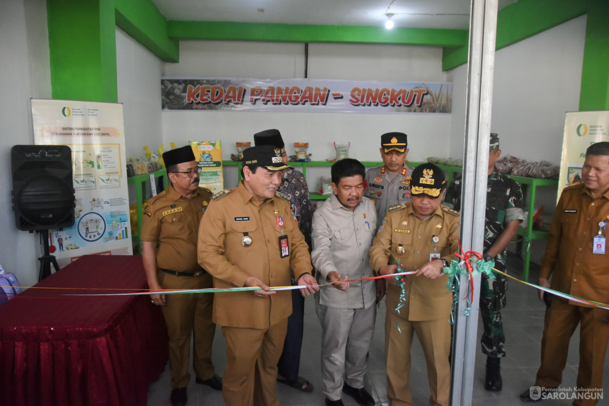 23 Juli 2024 -&nbsp;Peresmian Kedai Pangan Dan Launching Kemasan Beras Balumbo Biduk Sarolangun Kabupaten Sarolangun, Bertempat di Pasar Singkut