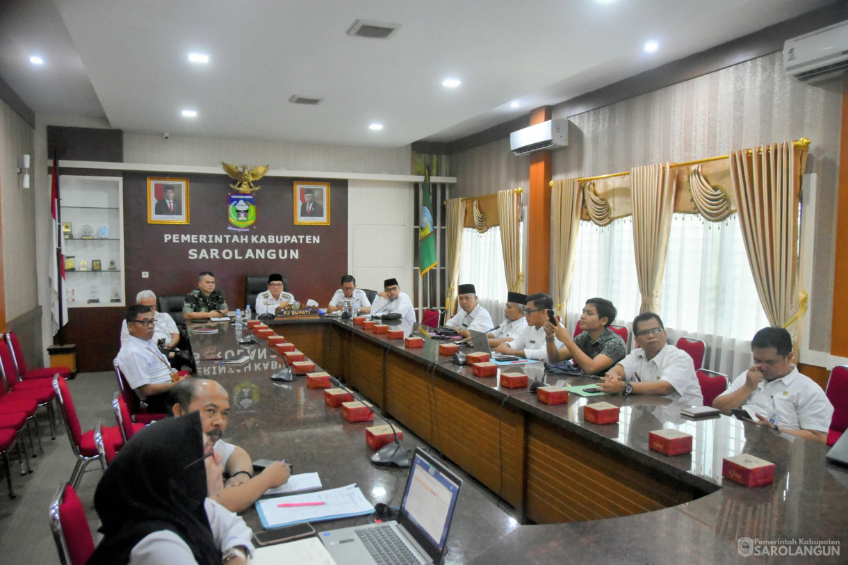 27 Desember 2023 - Rapat TPID Via Zoom Meeting Di Ruang Pola Utama Kantor Bupati Sarolangun