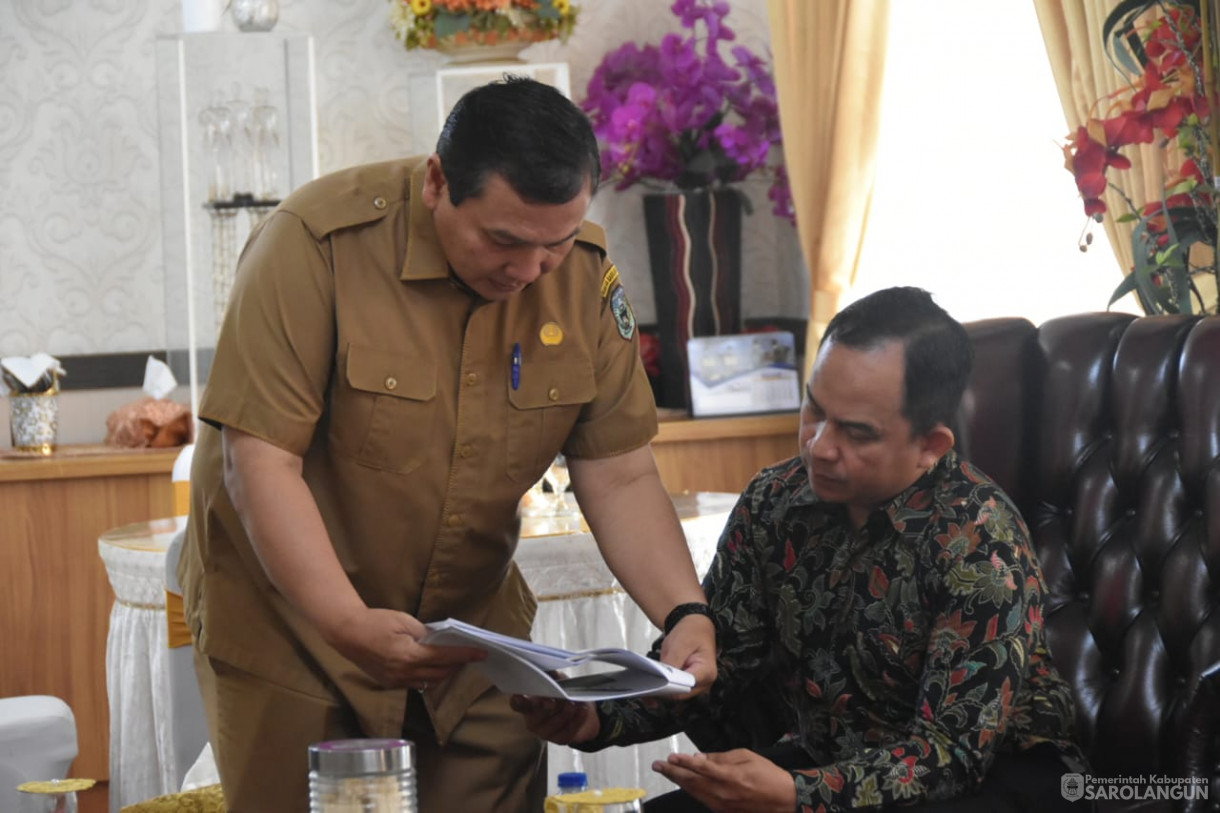 5 September 2023 - Penjabat Bupati Sarolangun Dr. Ir. Bachril Bakri, M.App.Sc Menyambut Kedatangan Tim Roadshow Bus KPK dan Sarapan Pagi di Rumah Dinas Bupati Sarolangun