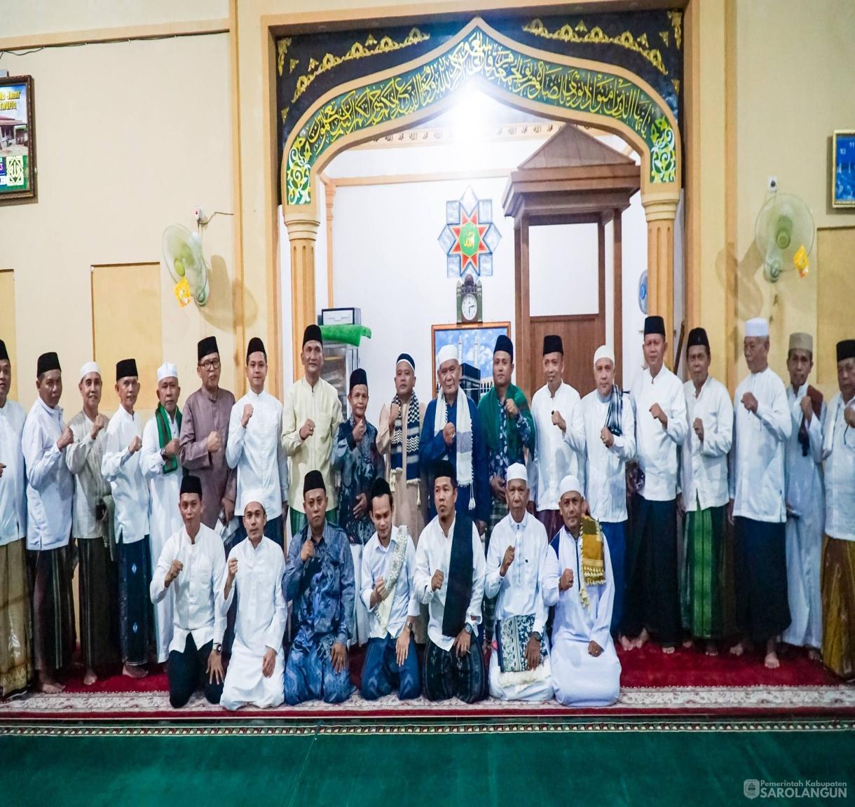 5 Juni 2026 Bupati Sarolangun, Wakil Bupati Sarolangun, Sekretaris Daerah Kabupaten Sarolangun Melaksanakan Subuh Keliling Berjamaah di Masjid Jami Attaufiq Kelurahan Gunung Kembang