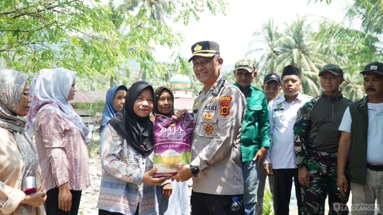 9 Mei 2026 Penyerahan Bantuan Korban Terdampak Banjir di Desa Simpang Narso dan&nbsp; Desa Muara Air Dua&nbsp; Kecamatan Batang Asai