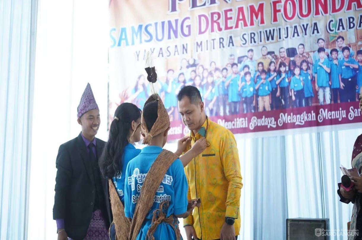 18 Juni 2026 Wakil Bupati Sarolangun membuka acara Pentas Seni Budaya Suku Anak Dalam di desa Siliwangi Patok 10 Kecamatan Singkut