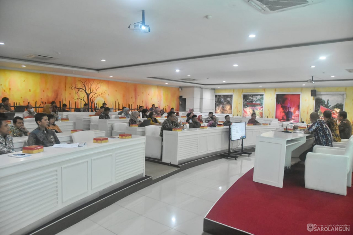 6 Desember 2024 - Studi Tiru MCP KPK Pemerintah Kabupaten Sarolangun Dengan Pemerintah Kota Solo, Bertempat di Aula Kantor Walikota Solo Provinsi Jawa Tengah 