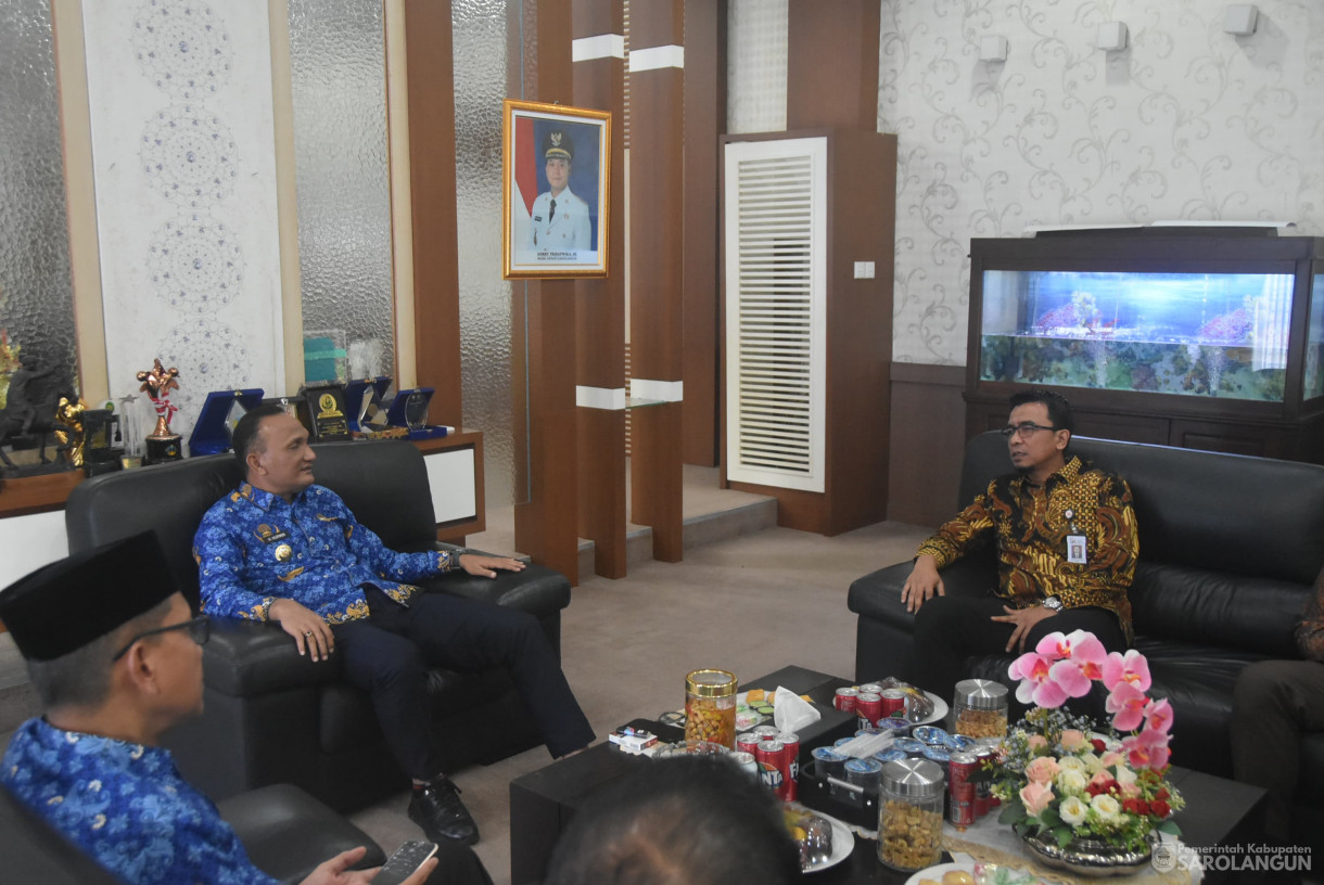 17 Juni 2025 - Audiensi dengan Kepala OJK dan Dirut Bank Jambi